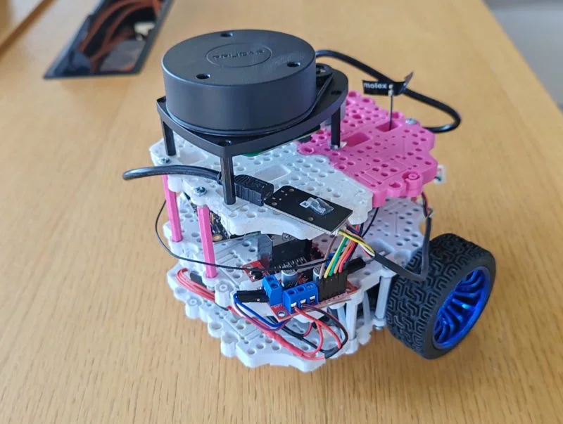 Autonomous mapping vehicle